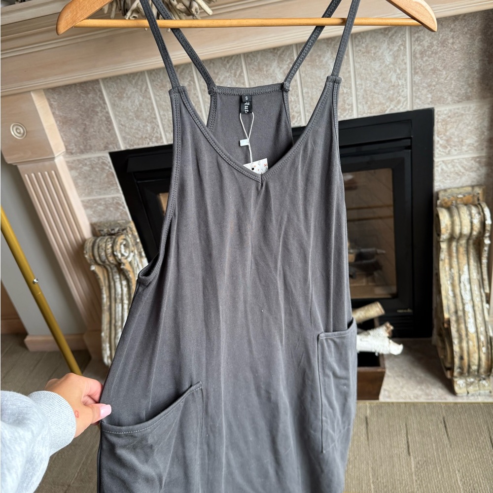 Casual Gray Jumpsuit with Spaghetti Straps and V-Neckline